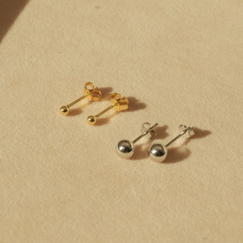 MEDIUM BALL STUD EARRINGS (5MM) 